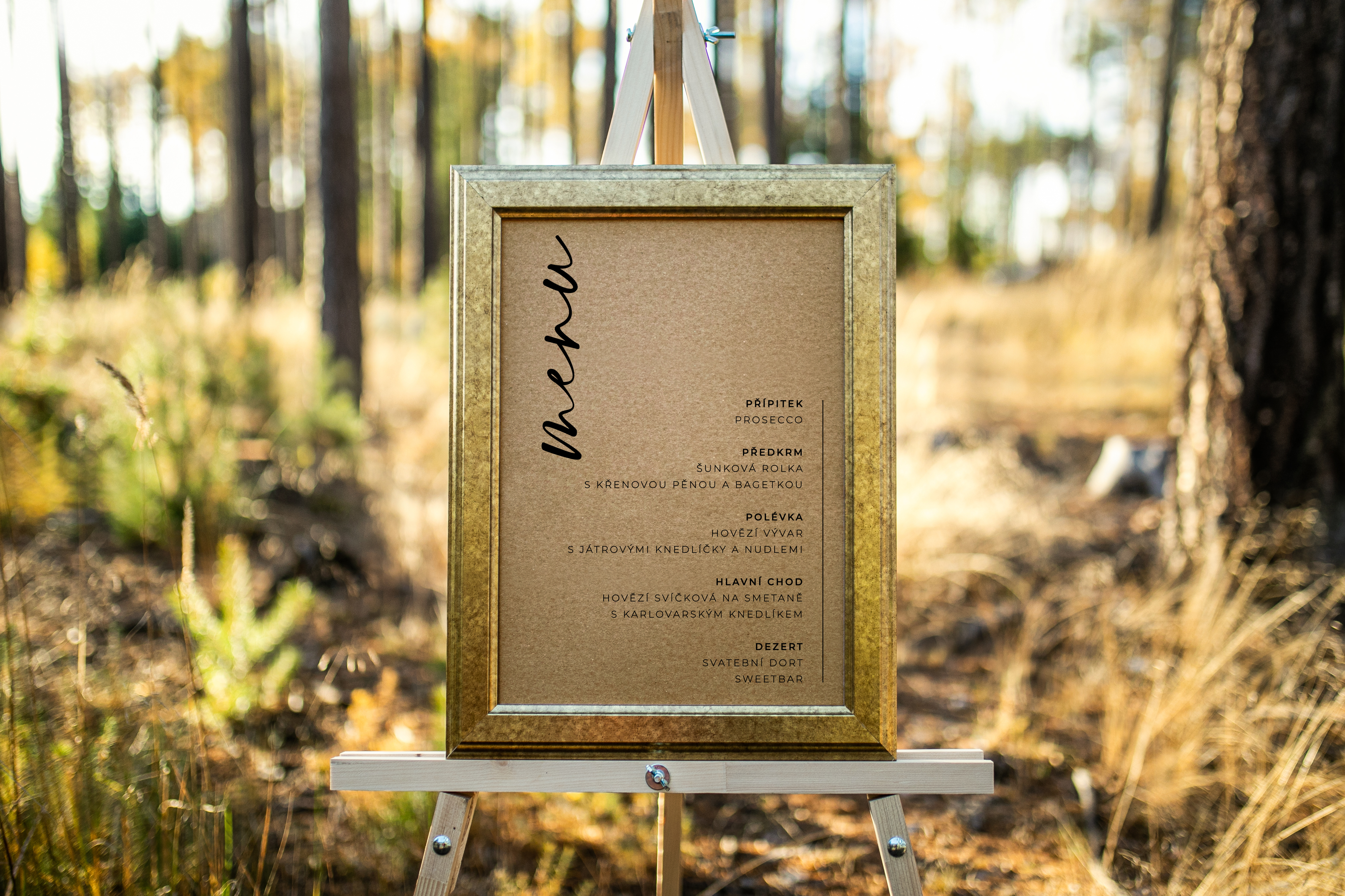 Svatební menu na kraftovém papíře s motivem